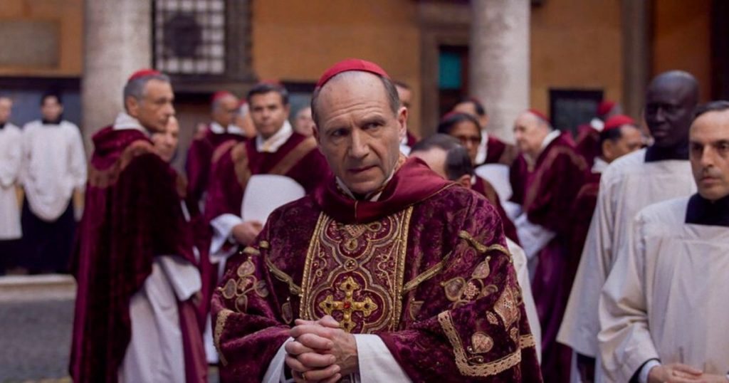 Critique « Conclave » (2024) : Manigances au Vatican - ScreenTune